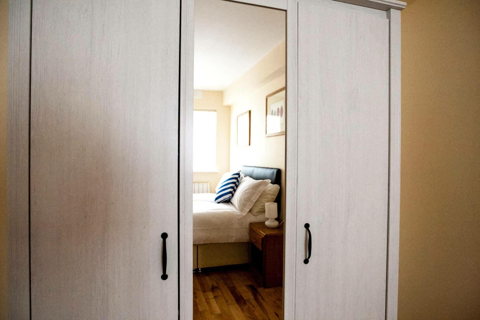 Dominick Street Apartments Голуэй Экстерьер фото