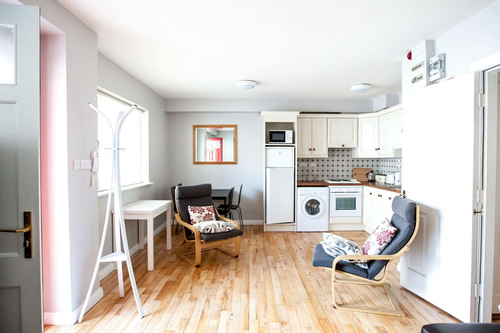 Dominick Street Apartments Голуэй Экстерьер фото